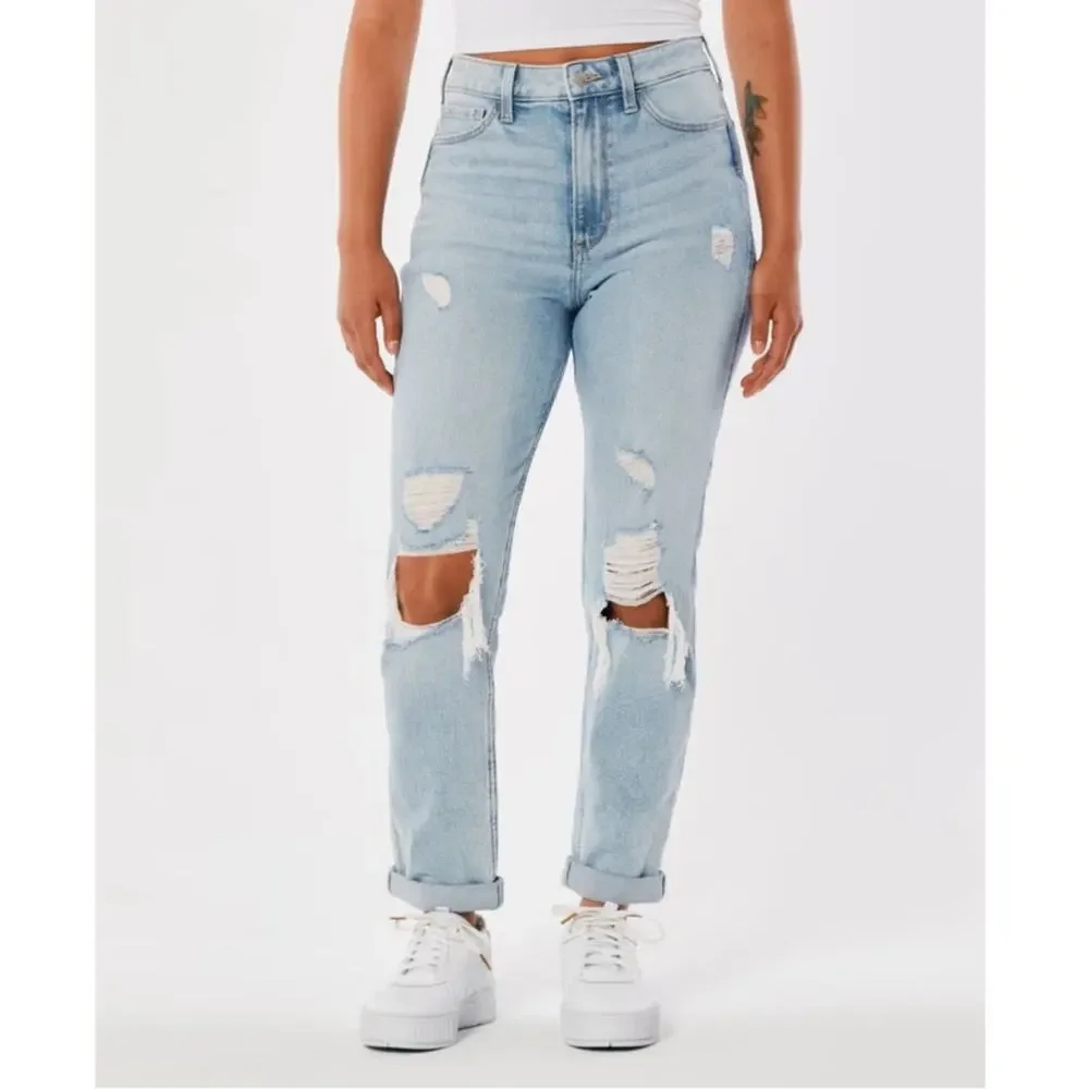 Hollister Ultra High-Rise Ripped Light Wash Mom‎ Jeans Size 3R